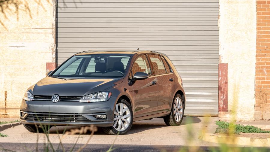  Volkswagen Golf TSI 5-Door (Typ 5G) 2017 года  (NA) (фото 42 из 47)